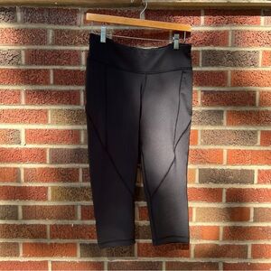 Reebok Black Mid Rise Cropped Capri Leggings